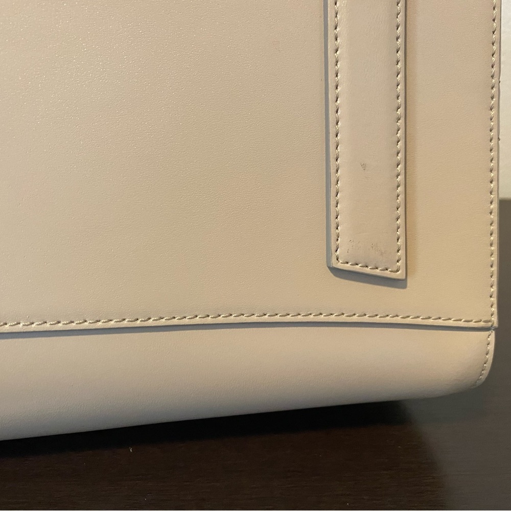 🌟SOLD🌟 Gorgeous EUC MEDIUM ANTIGONA in NUDE! - Picture 11 of 15